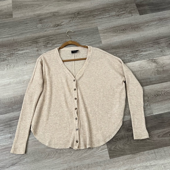 UO Out from Under waffle knot button Jojo thermal top xs - Picture 4 of 9